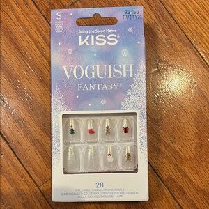 KISS Voguish Fantasy, Holiday Press on Nails White Short Coffin 28 Count